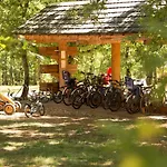 Le Bois De Faral Le Bastit