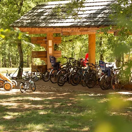 Le Bois De Faral Le Bastit