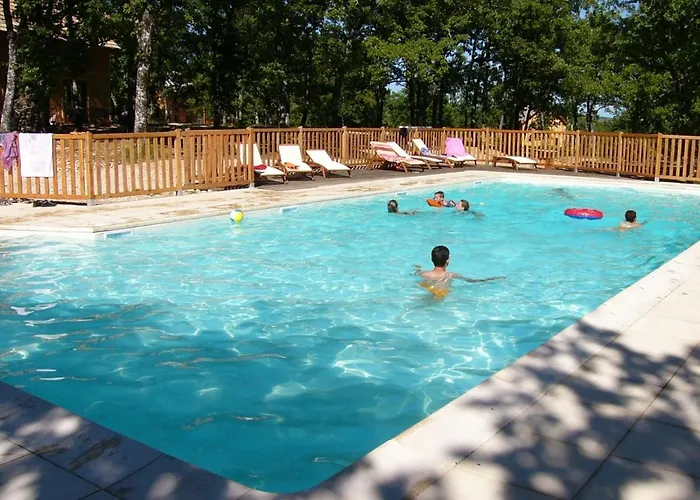 Le Bois De Faral * Le Bastit