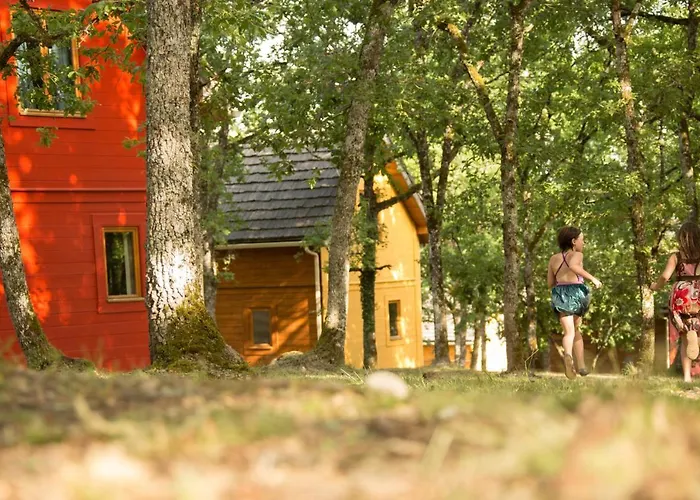 Le Bois De Faral * Le Bastit