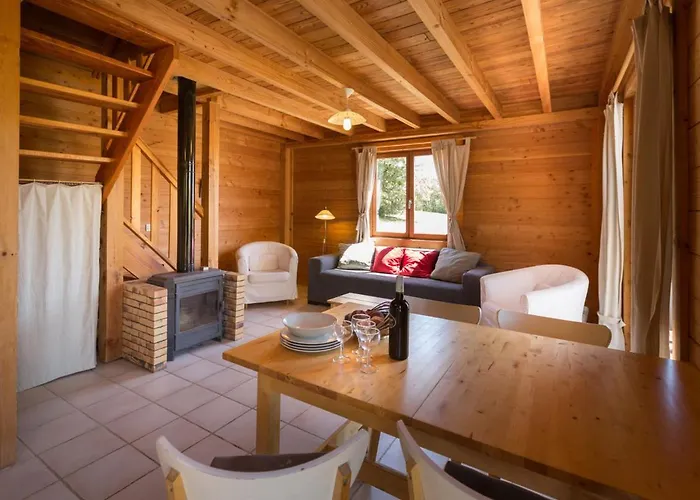 ホリデーパーク Le Bois De Faral Le Bastit