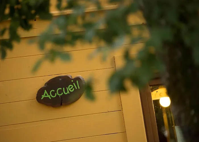 Le Bois De Faral Feriepark Le Bastit